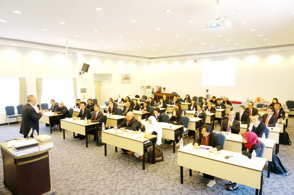 Memahami Simtom, Bukan Label: Paradigma Hipnoterapis AWGI dalam Menangani Klien