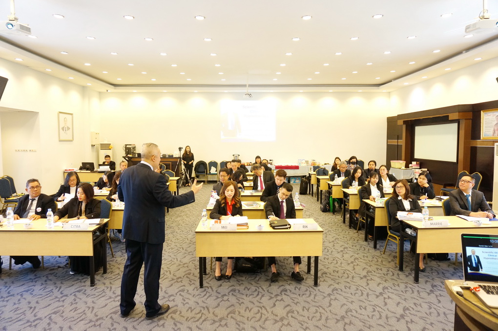 Ketika Hipnoterapi Tidak Sekadar tentang Pikiran Bawah Sadar, tetapi tentang Kesadaran